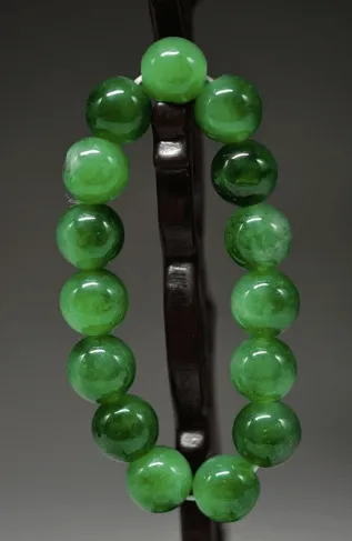 GREEN WITH ENVY BEADED BRACELET