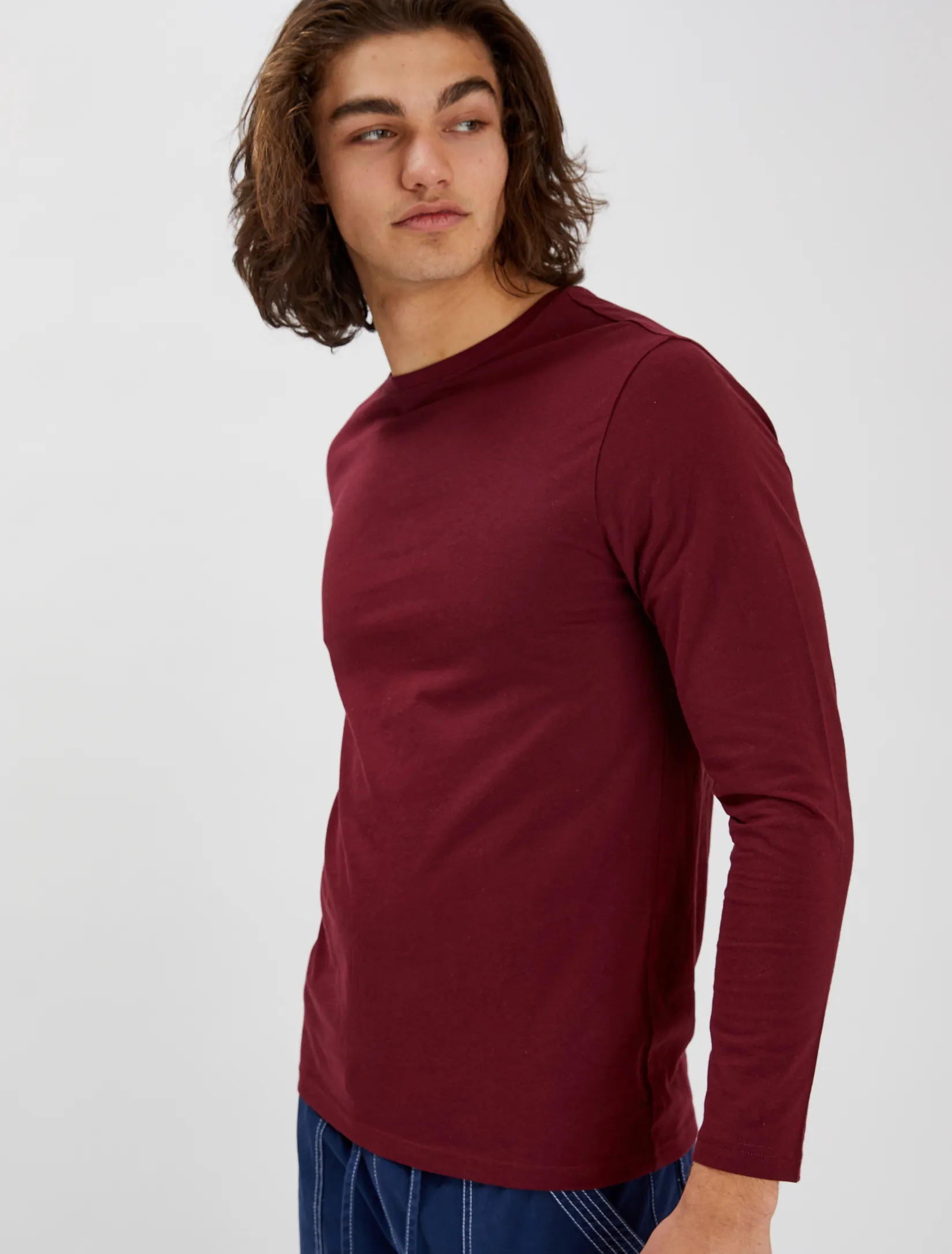 KEL | Long sleeve basic cotton crewneck T-shirt || KEL | T-shirt basique à manches longues et col rond en coton